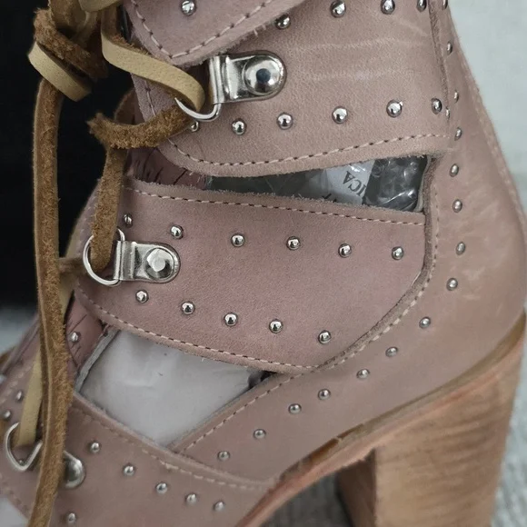 Freebird Brandy Pink Gladiator Sandals - Picture 8 of 8